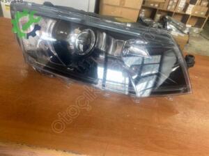 Skoda Octavia sağ ön far çıkma