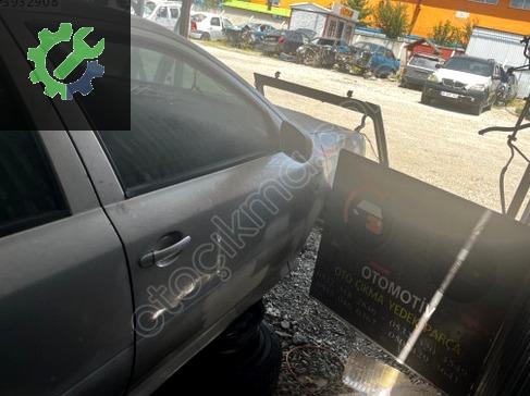 Skoda Octavia Sağ Ön Kapı çıkma parça