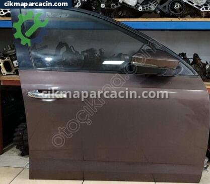 Skoda Octavia Sağ Ön Kapı çıkma parça
