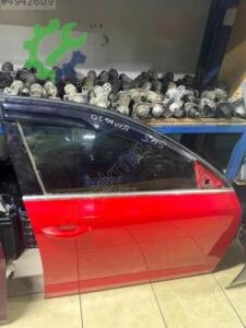Skoda Octavia Sağ Ön Kapı Çıkma