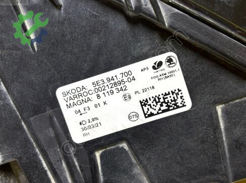 Skoda Octavia Sağ Sis Farı 5E3941699 çıkma parça