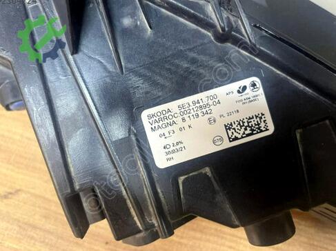 Skoda Octavia Sağ Sis Farı 5E3941700 çıkma parça