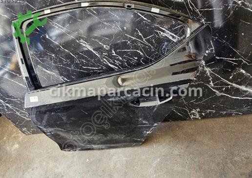 Skoda Octavia Sol Arka Kapı 5E6833051 çıkma parça