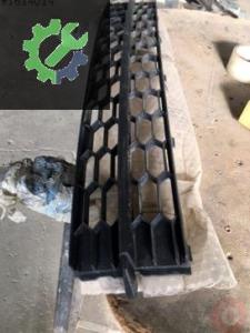 SKODA RAPID 1316 ÖN TAMPON PANJURU SİYAH BFN 5JA853677
