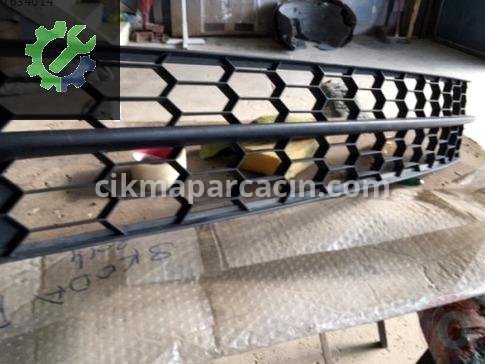 Skoda Rapid Ön Panjur 5JA853677 çıkma parça