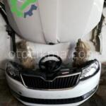 Skoda Rapid ön sağ far hatasız orjinal çıkma