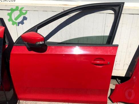 Skoda Rapid Sol Ön Kapı çıkma parça