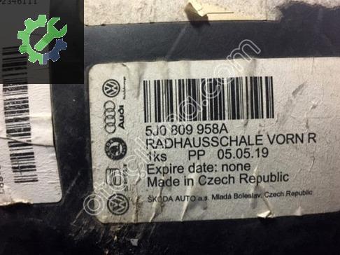 Skoda Fabia Davlumbaz 5J0809958A çıkma parça