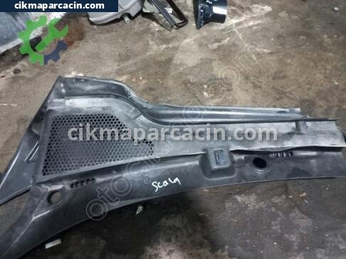 Skoda Scala Ön Cam Izgarası çıkma parça