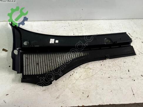 Skoda Superb Ön Cam Izgarası 3V0819415A çıkma parça