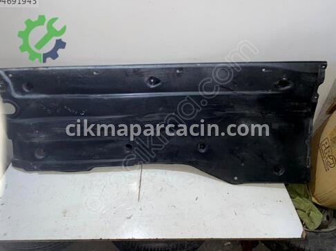 Skoda Superb Alt Muhafaza 3Q0825202J çıkma parça