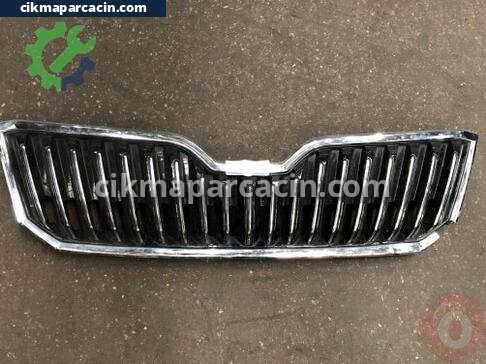 Skoda Superb Ön Panjur çıkma parça