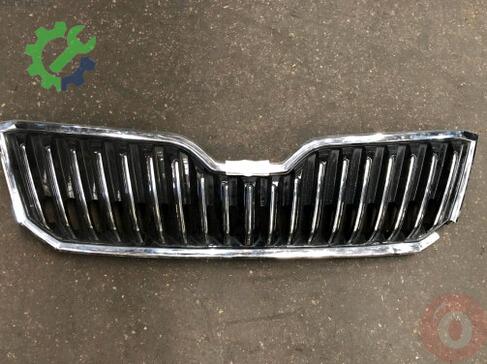 Skoda Superb Ön Panjur çıkma parça