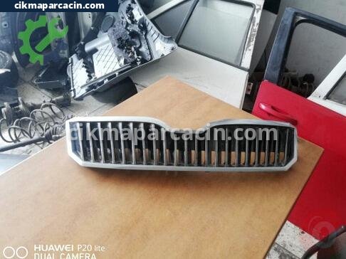 Skoda Superb Ön Panjur çıkma parça