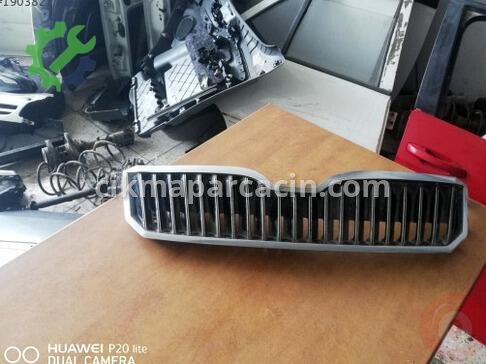 Skoda Superb Ön Panjur çıkma parça