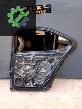 Skoda Superb Sağ Arka Kapı çıkma parça