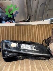Skoda Süper B Sağ Ön Far Çıkma Orijinal