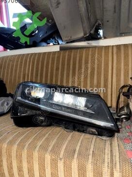 Skoda Superb Sağ Ön Far çıkma parça