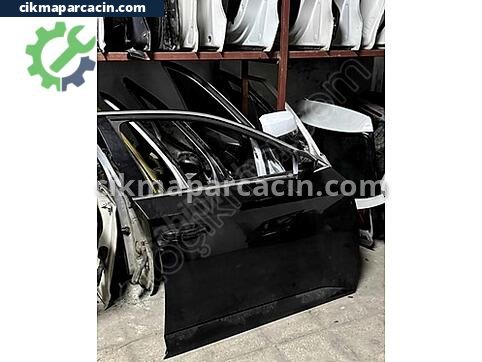 Skoda Superb Sağ Ön Kapı çıkma parça