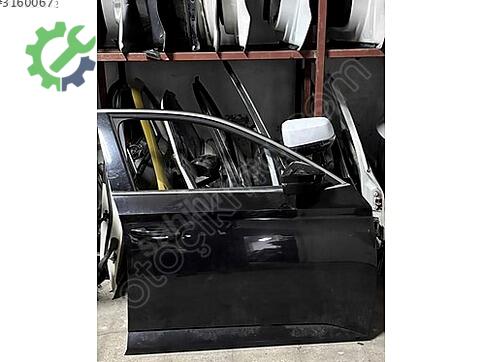 Skoda Superb Sağ Ön Kapı çıkma parça