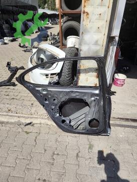 Skoda Superb Sol Arka Kapı çıkma parça