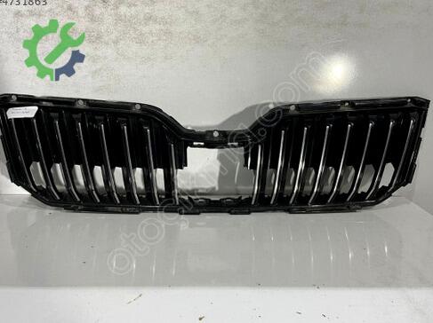Skoda Superb Ön Panjur çıkma parça