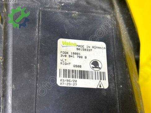 Skoda Superb Sağ Sis Farı 90150337 çıkma parça