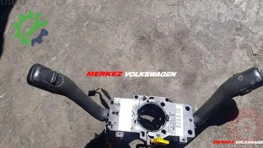 Skoda Superb Sinyal Kolu çıkma parça