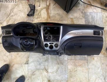 Subaru Forester Torpido çıkma parça