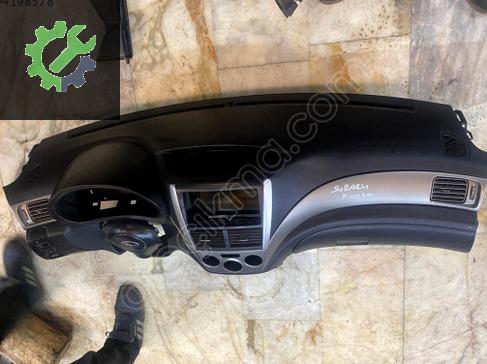 Subaru Forester Torpido çıkma parça
