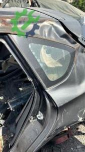 Subaru impreza sol arka kelebek camı