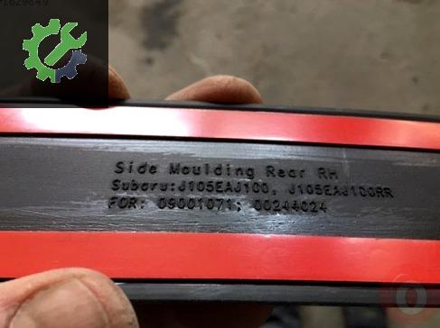 Subaru Outback Kapı Çıtası J105EAJ103 çıkma parça