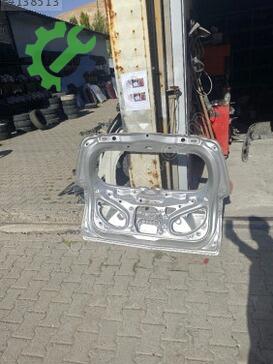 Suzuki S-Cross Bagaj Kapağı çıkma parça