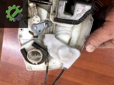 Suzuki Swift Sol Arka Kapı Kilidi çıkma parça