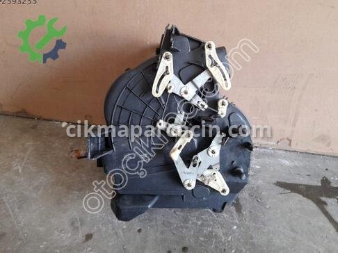 Suzuki Swift Kalorifer Kutusu çıkma parça