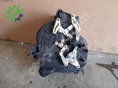 Suzuki Swift Kalorifer Kutusu çıkma parça