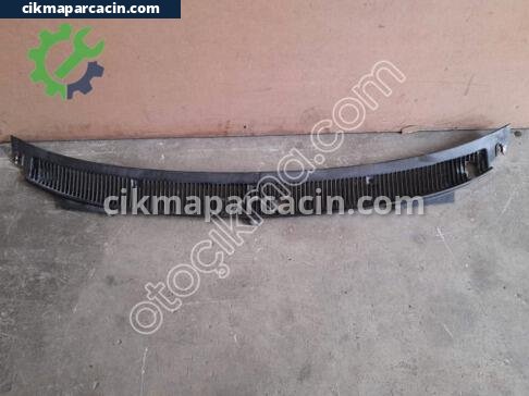 Suzuki Swift Ön Cam Izgarası çıkma parça