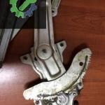 SUZUKI SWIFT ÖN CAM KRİKOSU SOL ELEKTRİKLİ/MOTORLU ÇIKMA ORJ