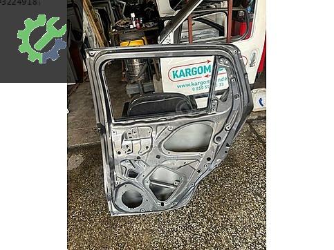 Suzuki Swift Sağ Arka Kapı çıkma parça