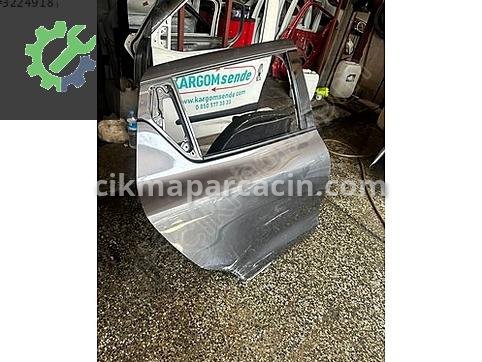Suzuki Swift Sağ Arka Kapı çıkma parça