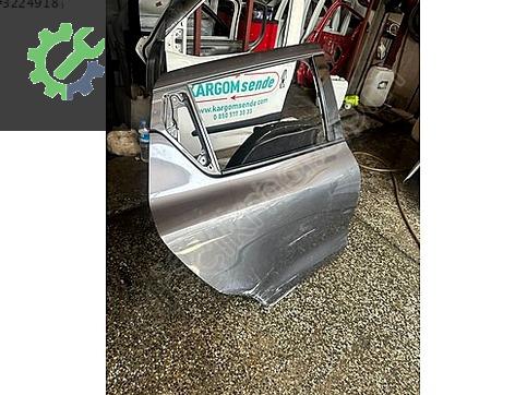 Suzuki Swift Sağ Arka Kapı çıkma parça