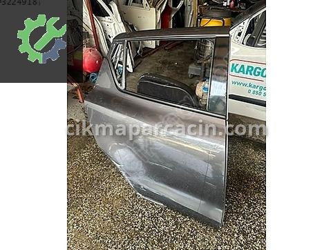 Suzuki Swift Sağ Arka Kapı çıkma parça