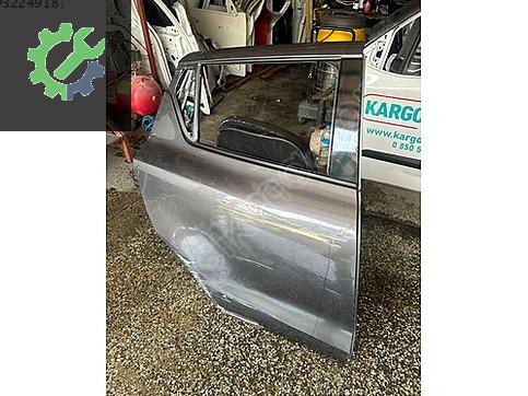 Suzuki Swift Sağ Arka Kapı çıkma parça