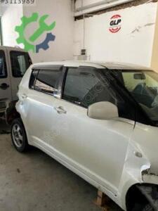 Suzuki Swift Sağ Ön Kapı Boş Orjinal Çıkma