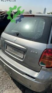 Suzuki sx4 arka bagaj kaput arka cam