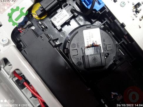 Volkswagen Golf Tavan Lambası 1K0868837G çıkma parça