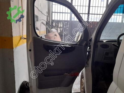 Mitsubishi Maxus Sol Ön Kapı çıkma parça