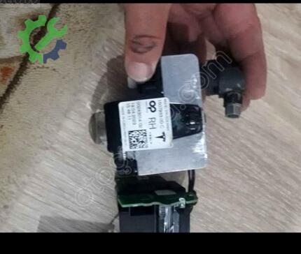 Tesla Model S Sinyal çıkma parça