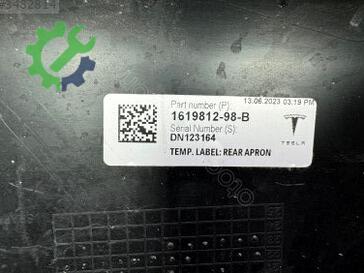 Tesla Model Y Cam Önü Izgarası 1619812-98-B çıkma parça