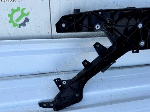 Tesla Model Y Ön Panel 1643521-00-B çıkma parça